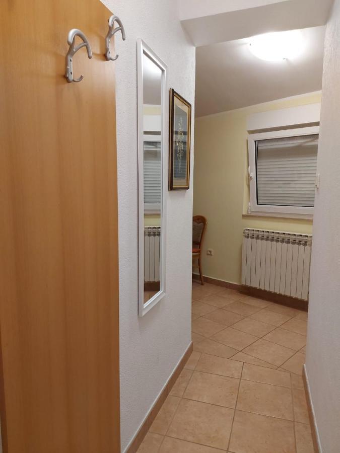 Apartman Luka Jadrtovac Luaran gambar