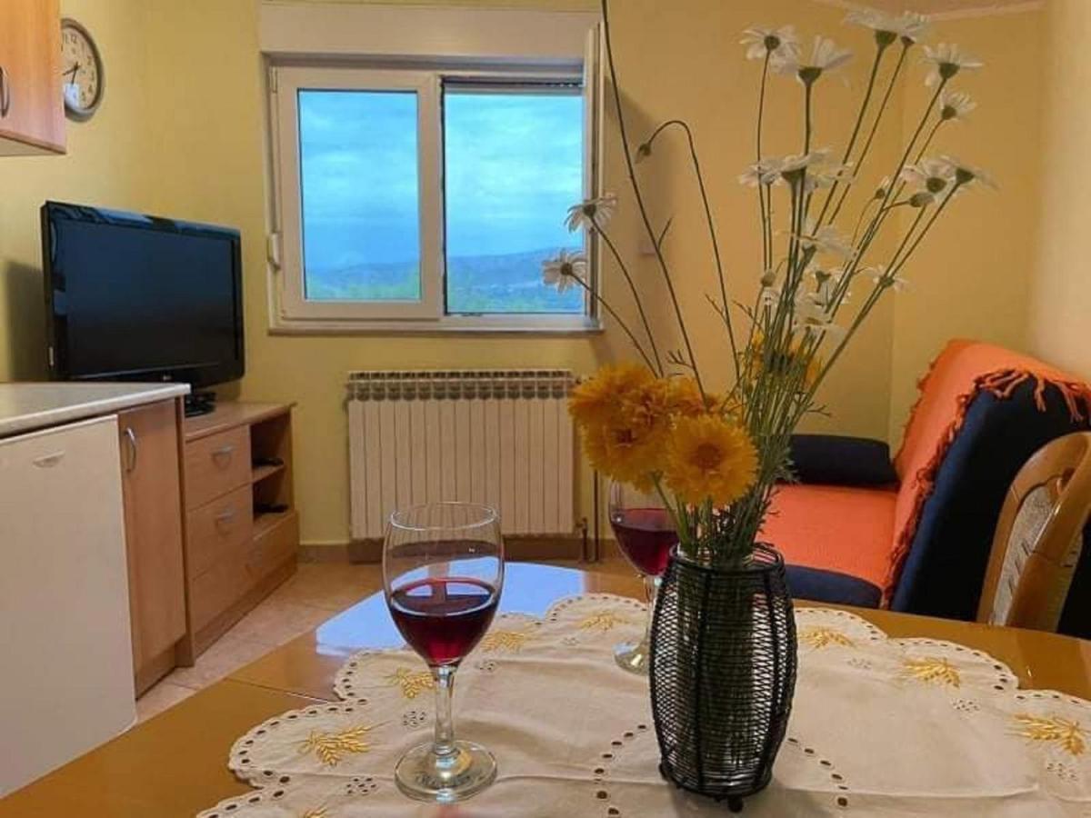 Apartman Luka Jadrtovac Luaran gambar