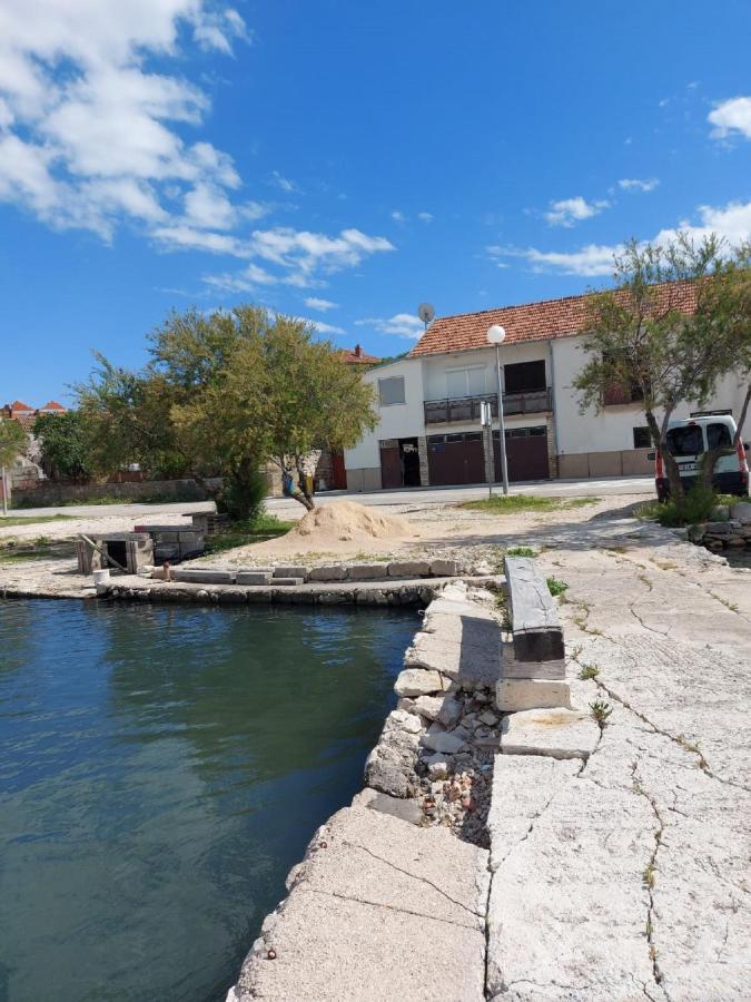 Apartman Luka Jadrtovac Luaran gambar