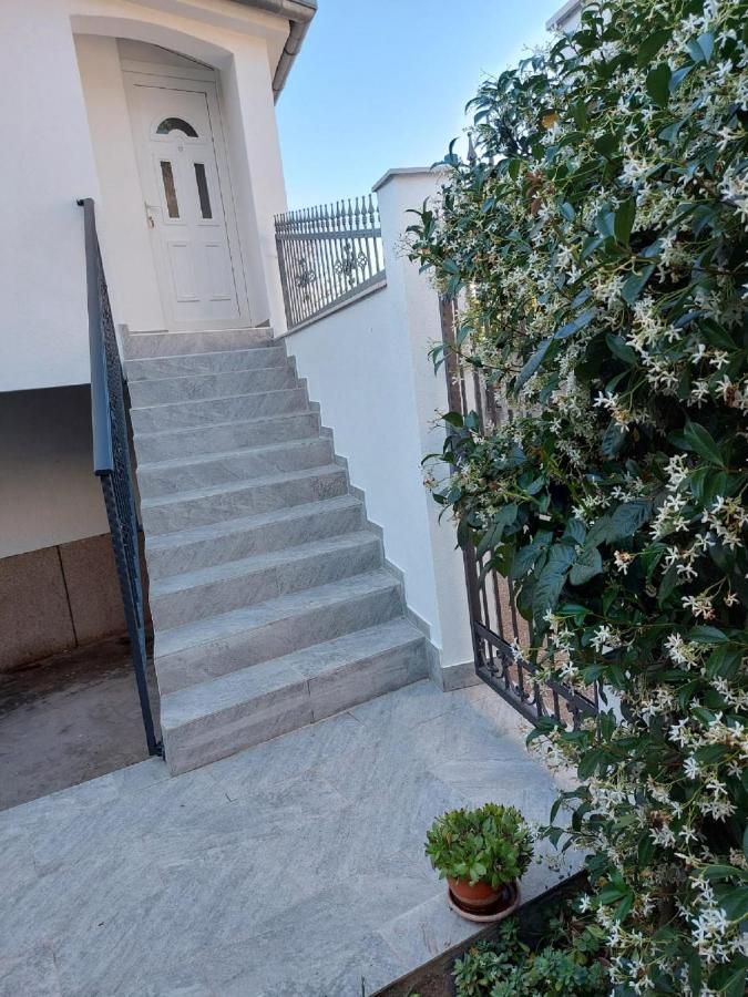 Apartman Luka Jadrtovac Luaran gambar
