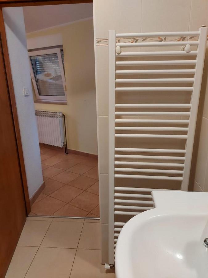Apartman Luka Jadrtovac Luaran gambar