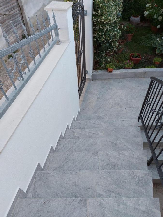 Apartman Luka Jadrtovac Luaran gambar